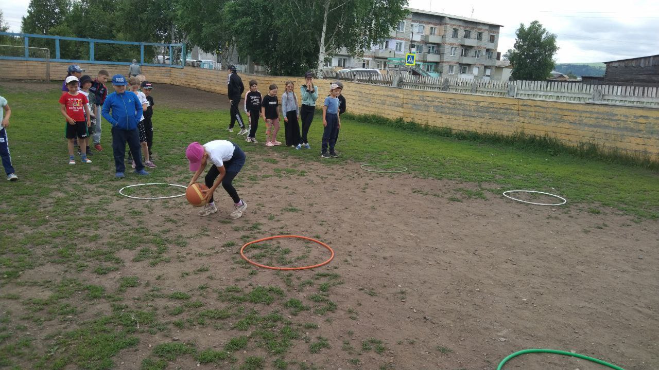 Весёлая эстафета.